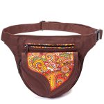 Sac banane vintage avec motifs paisley colorés pour un style rétro et tendance