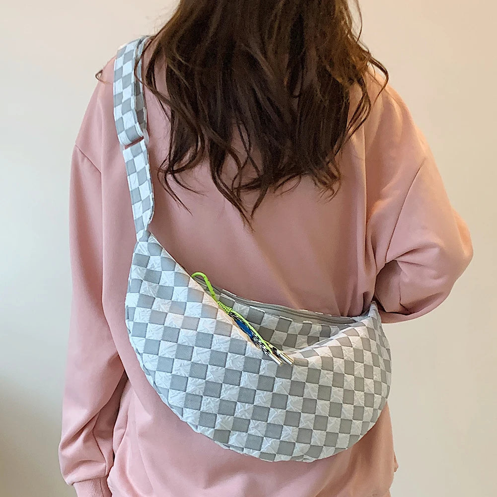 motif damier sac banane femme