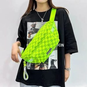 accessoire élégant motif damier