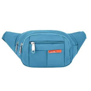 Vue de face d'une sac banane sport mode dans une allure urbaine