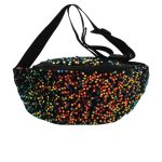 Sac banane paillette tendance portée en style mode urbaine