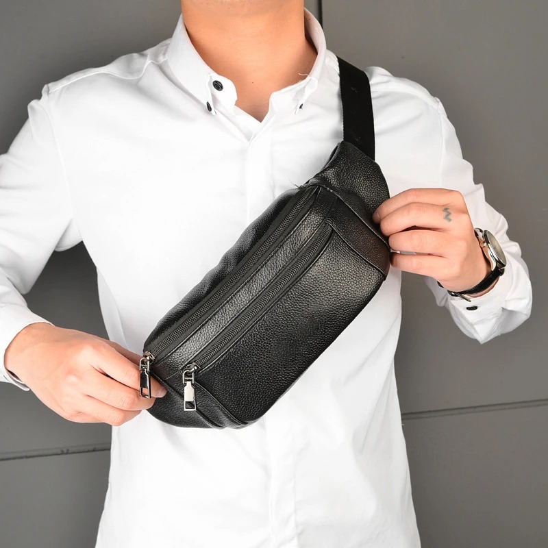 Vue rapprochée du design moderne de la sac banane homme en cuir