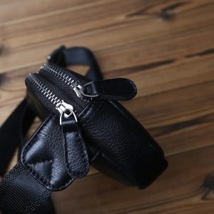 Vue du sac banane homme cuir à double compartiment élégante