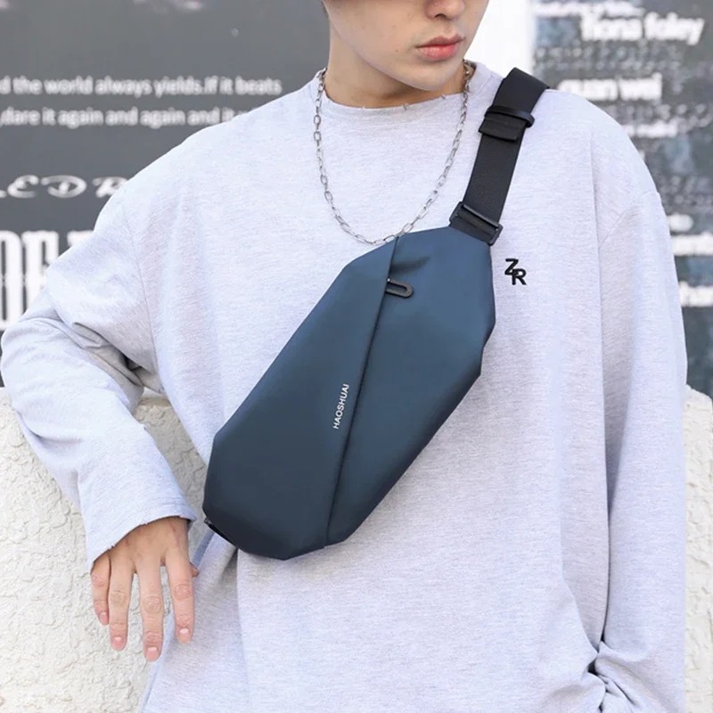 Sac banane sport chic en tissu léger pour style décontracté