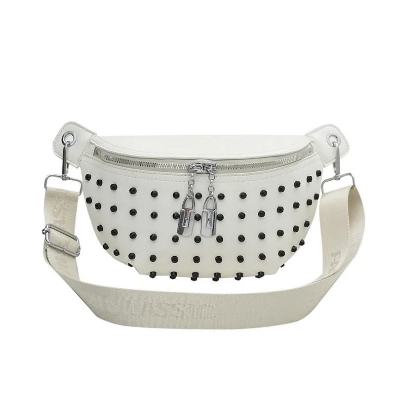 Sac banane femme en cuir avec clous élégante