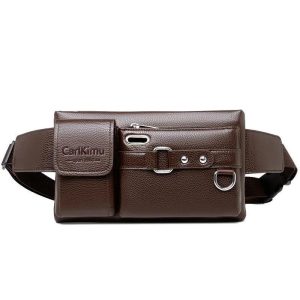 Sac banane homme en cuir moderne porté en ville