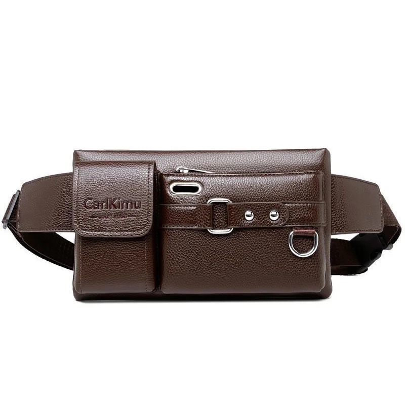 Sac banane homme en cuir moderne porté en ville