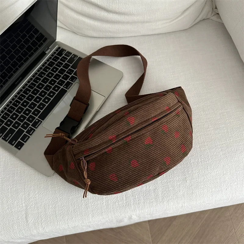 accessoire mode sac banane univers motif fraise