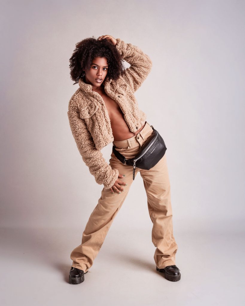 assortir sac banane avec ça tenue